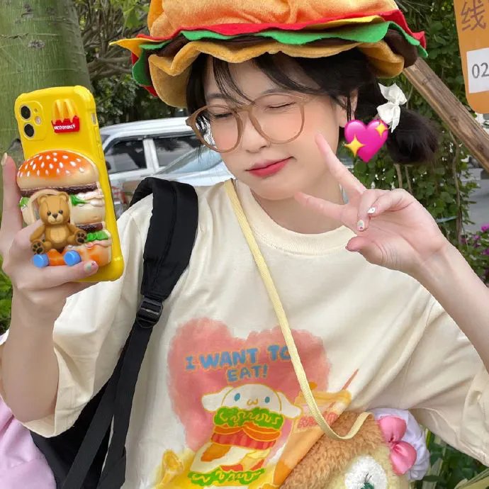 男爵的同桌小女生 海报